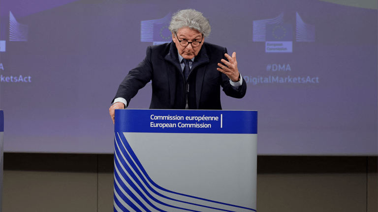 الحرب الباردة الرقمية تبدأ.. صراع جديد بين "الحلفاء"؟