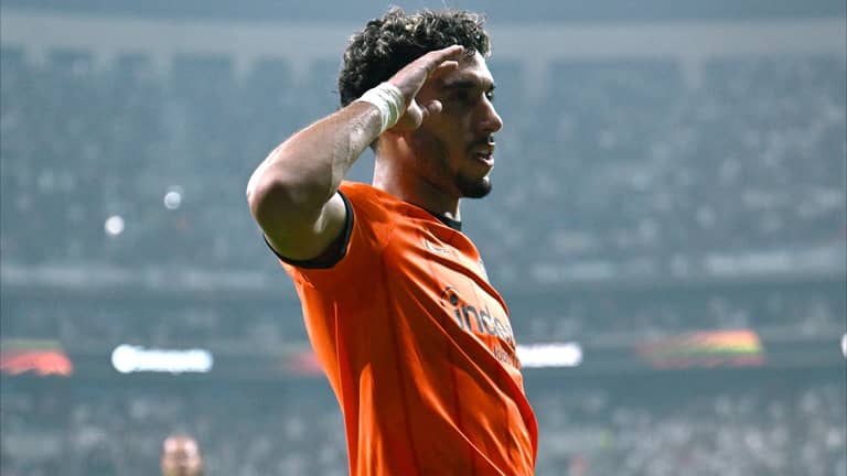 50 مليون يورو ترسم طريق مرموش إلى ليفربول