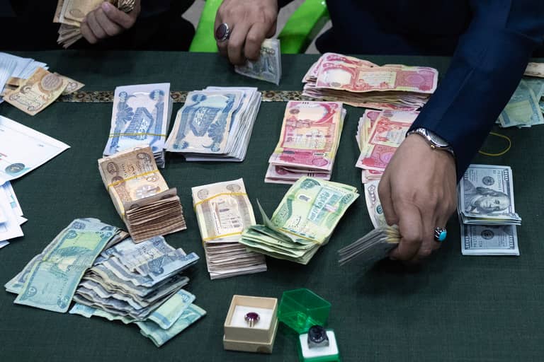 إيران تحرق "أذرعها" في الحرب.. من يدفع الفاتورة؟