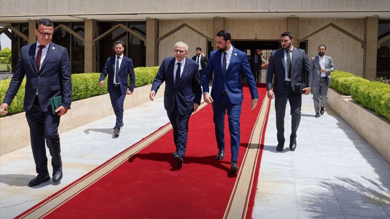 سلام في دمشق قبل واشنطن.. لبنان يفاوض على حدّين