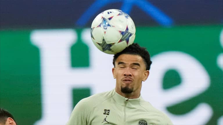 كيف غزا "الأطفال" ملاعب كرة القدم؟
