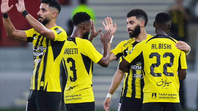 القنوات الناقلة لمباراة الاتحاد والأهلي في دوري روشن السعودي 2025