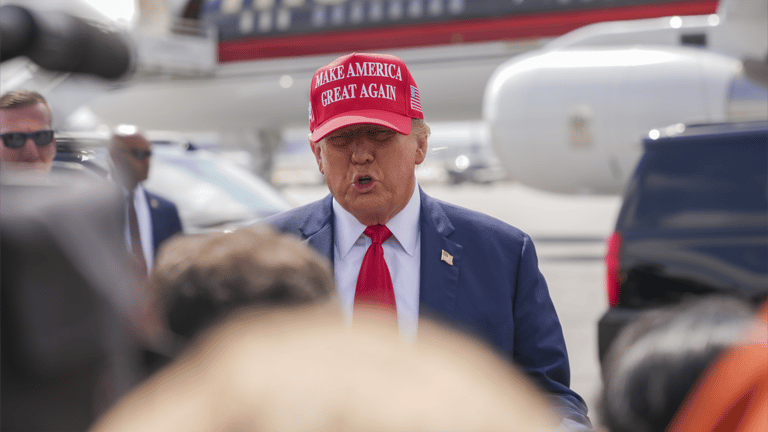 تمرد داخل MAGA لعزل ترامب.. ماذا يعني ذلك؟