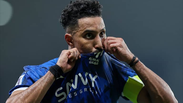 "دبل هاتريك" و9 أهداف.. قمة جنونية بين العين والهلال