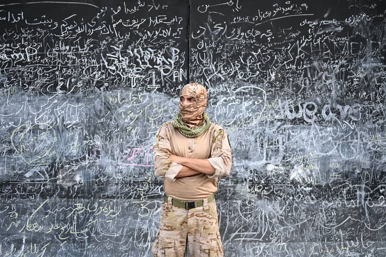 الحرس يجهض تسوية "إنقاذ إيران"