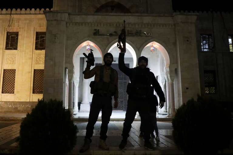 تركيا تحشد قرب كوباني وتهدد "قسد" بـ"كل ما يلزم"