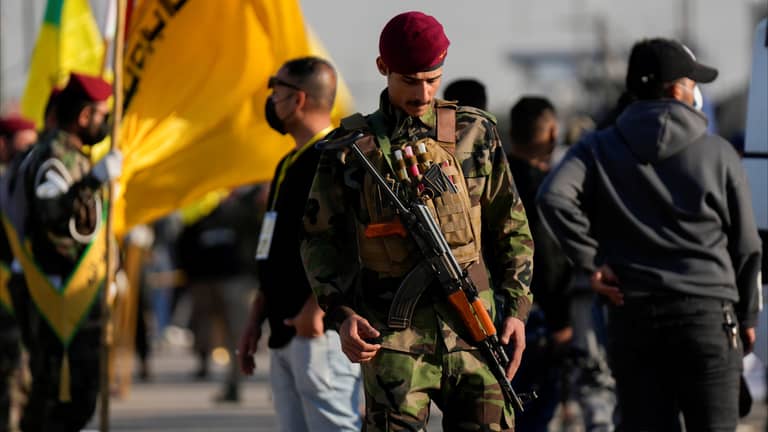 الحليف أصبح خائنا.. كيف بدلت أذرع إيران بالعراق موقفها من الأسد؟