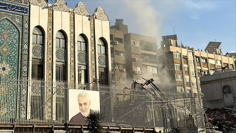 الحرس الثوري يؤكد مقتل 7 من قادته بدمشق.. من هم؟