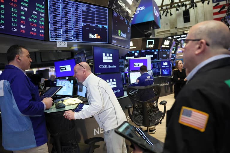 أي أفق ستفتحه الحرب للذهب؟