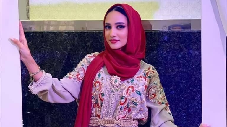 عبير شتيتة.. وفاة يوتيوبر مغربية وطفلها أثناء ولادة قيصرية