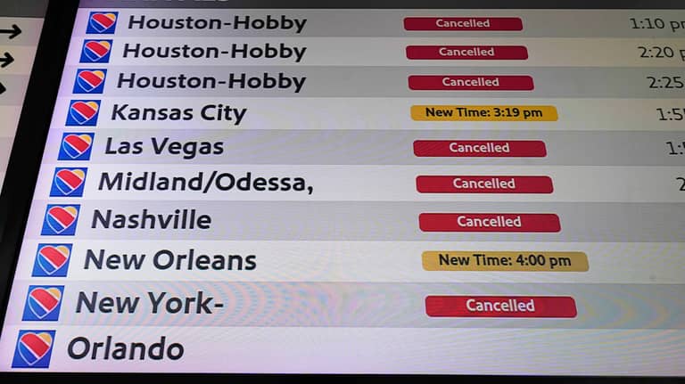 إلغاء 12 ألف رحلة طيران في أميركا بسبب عاصفة جليدية
