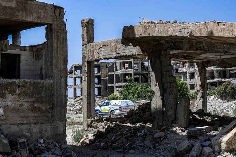 سوريا.. انتحر ليحمي غياث دلا؟