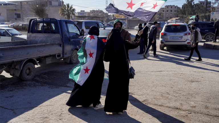 نساء سوريا بعد خفض التمويل الأميركي.. العنف أعلى ومراكز أقل