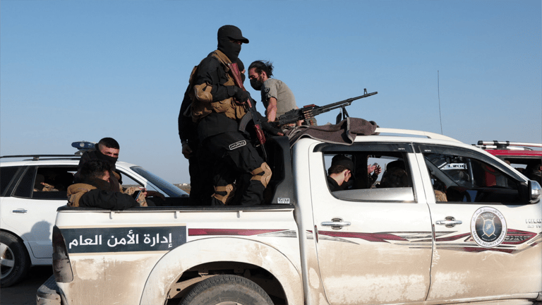 المرصد السوري: مقتل 1018 شخصا في معارك الساحل