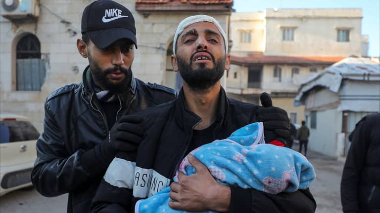 صفقة غزة.. بايدن يتحدث عن تقدم وتوتر بين نتنياهو وعائلات الأسرى