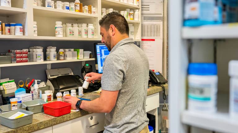 خلال العقد الماضي.. إغلاق 30% من الصيدليات الأميركية