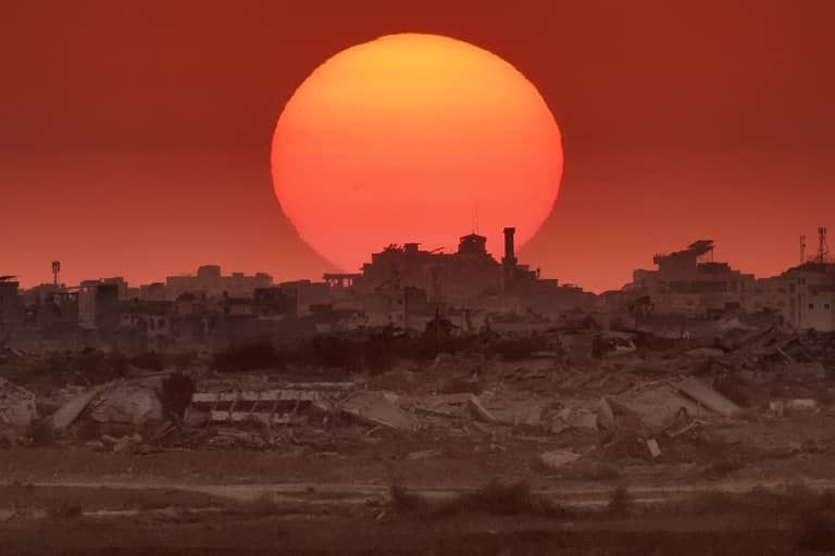 إسرائيل تتقدّم في خطط السيطرة على غزة وسط ضغوط لوقف النار