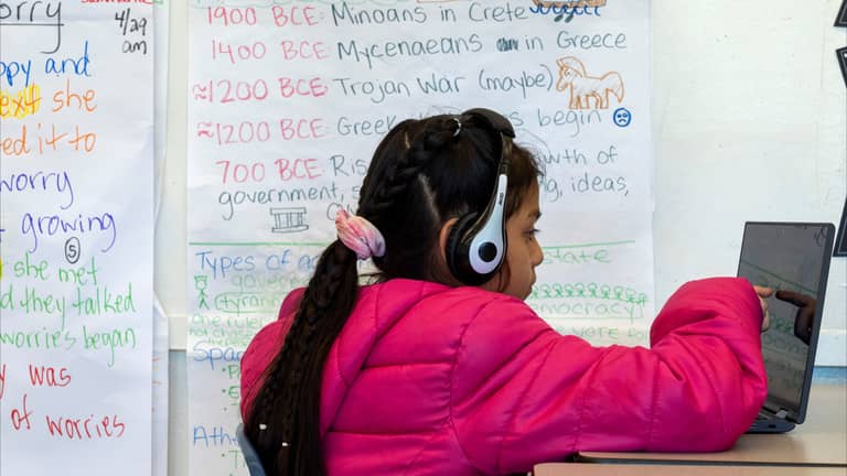 نصيحة من قائد "ChatGPT".. الذكاء الاصطناعي لا يغني عن تعلم اللغات