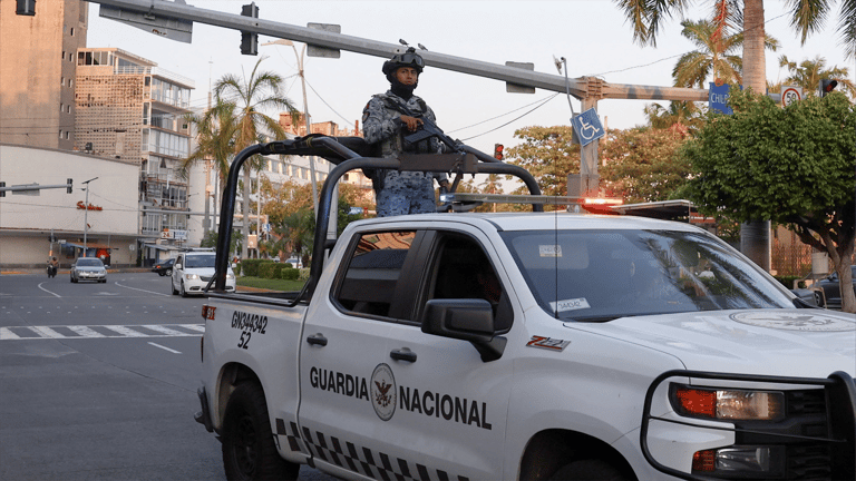 من التصريحات إلى الرصاص.. هكذا سقطت إمبراطورية "إل مينشو"