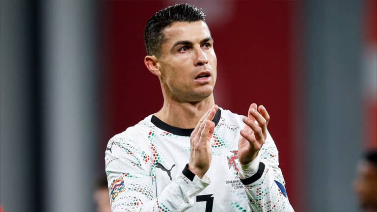 "قلبي توقف".. "توريه برشلونة" يروى معاناته مع رونالدو