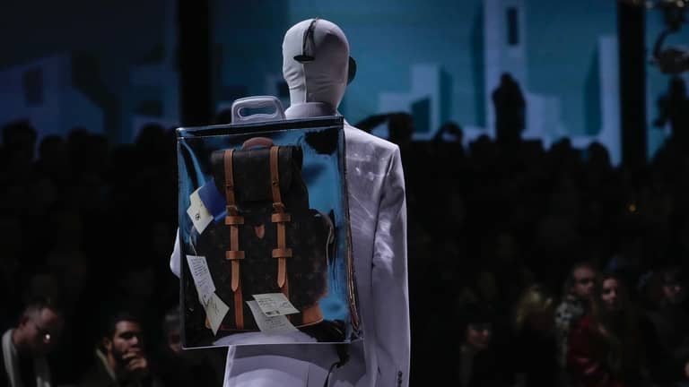 سطو "هوليودي" على لوي فيتون في باريس