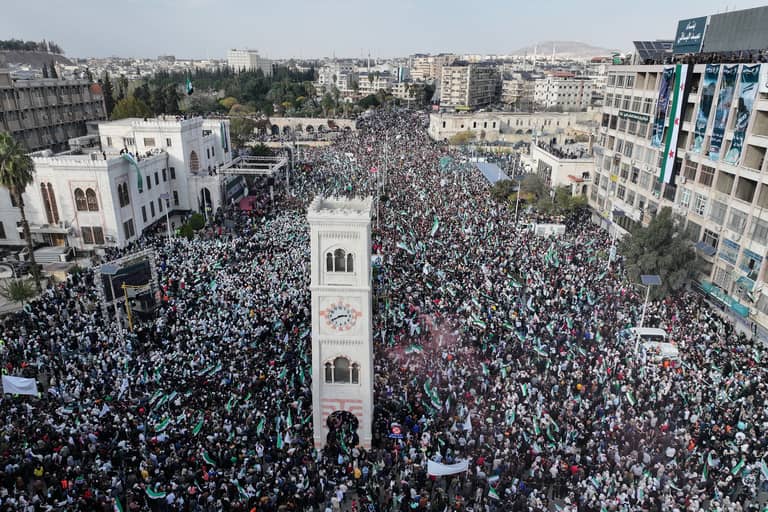كندا ترفع سوريا من قائمة الإرهاب.. وتُبقي بعض العقوبات