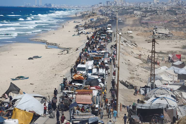 موقفان وتحفظات.. لماذا تأخر رد حماس؟