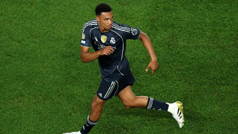 اللاعب رقم 66 يشعل ليفربول