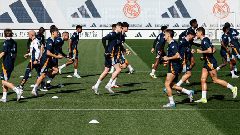 ريال مدريد يتلقى "لكمة غادرة" من الجار