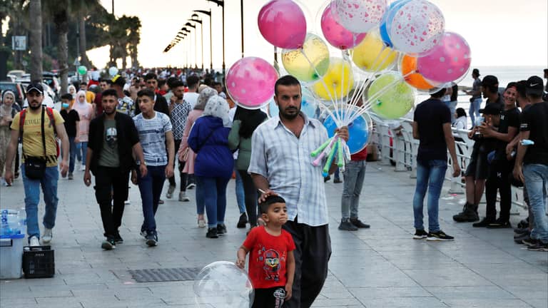 أطفال لبنان يخسرون "عيديّة العيد"