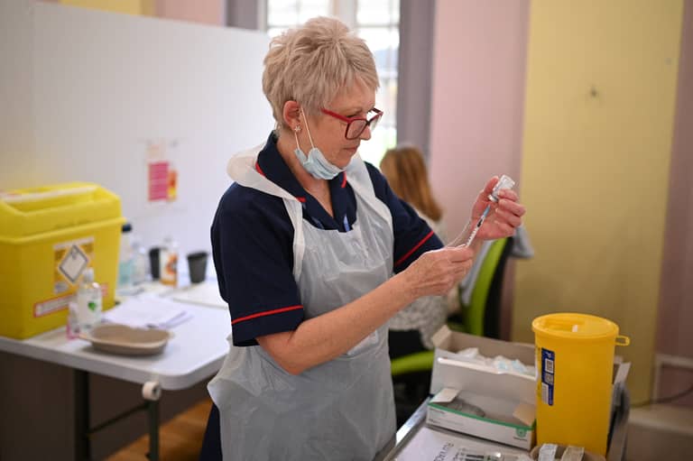 بيانات مرضى بريطانيين على الإنترنت.. والخصوصية في الخطر