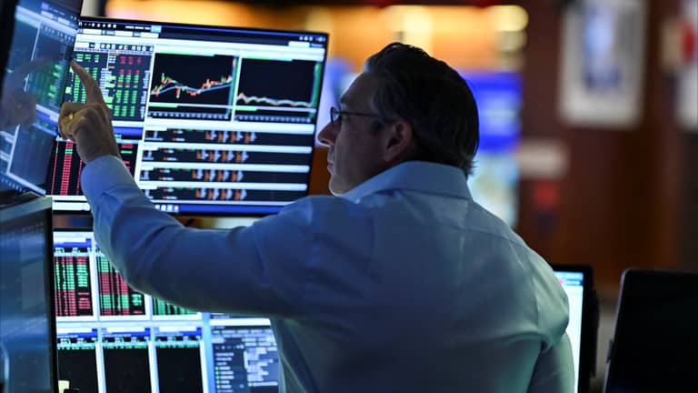 موديز تخفض التصنيف الائتماني لأميركا.. والبيت الأبيض يرد