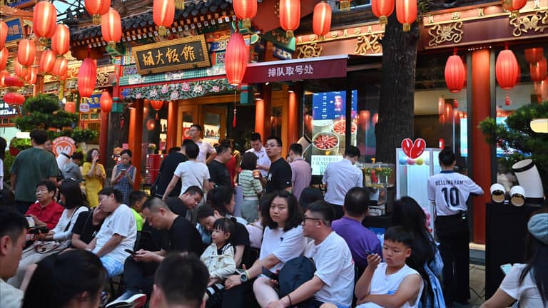 الصينيون يدخلون نفق التقشف والحذر الاقتصادي