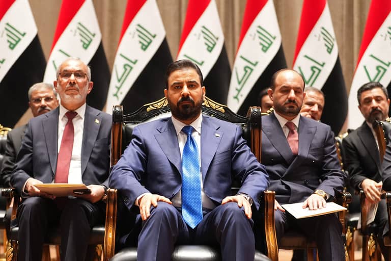 سر انفجارات بغداد.. احتفال مدفعي بحكومة الزيدي