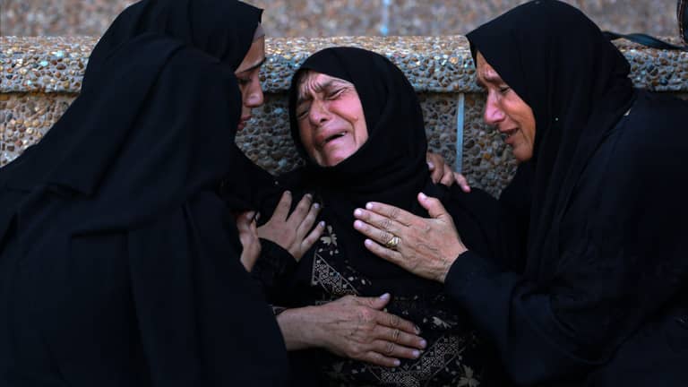 "الفلسطينيون دروع بشرية".. إسرائيل تتهم وتقترف