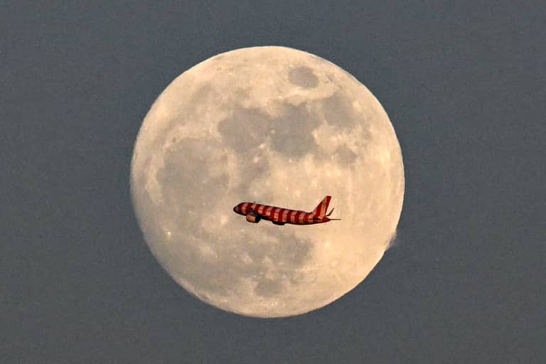 ملفات الـUFO بلا فضائيين.. لماذا يصدّق الأميركيون المؤامرة؟