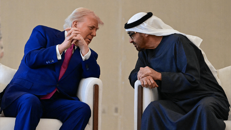ترامب في الإمارات.. شراكة متجددة بالطاقة والاقتصاد