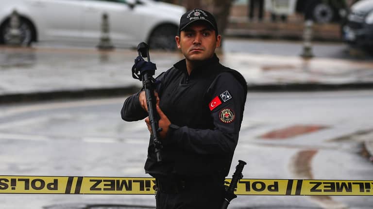 قتَل شابتين ثم انتحر.. جريمة في 30 دقيقة بتركيا