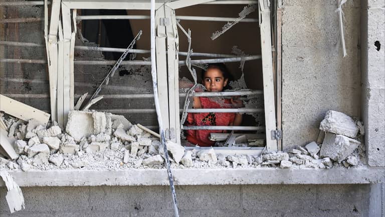مقتل 13 على الأقل بمدرسة تؤوي نازحين في غزة