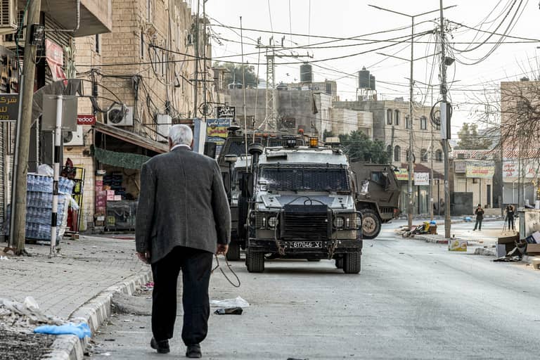الجيش الإسرائيلي يبدأ عملية في جنين.. وحماس تدعو للتصعيد