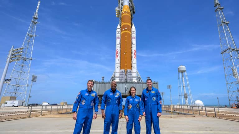 ناسا إلى القمر اليوم.. 4 رواد فضاء يستعدون لرحلة تاريخية