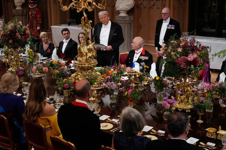 من جورج إلى إليزابيث وتشارلز.. كيف ترمم لندن صدع أميركا؟