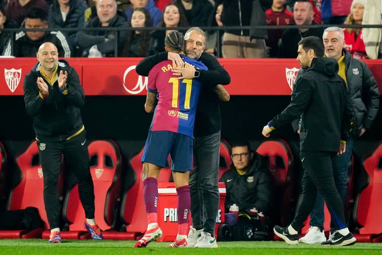 "نضج" برشلونة يسيل لعاب هانزي فليك