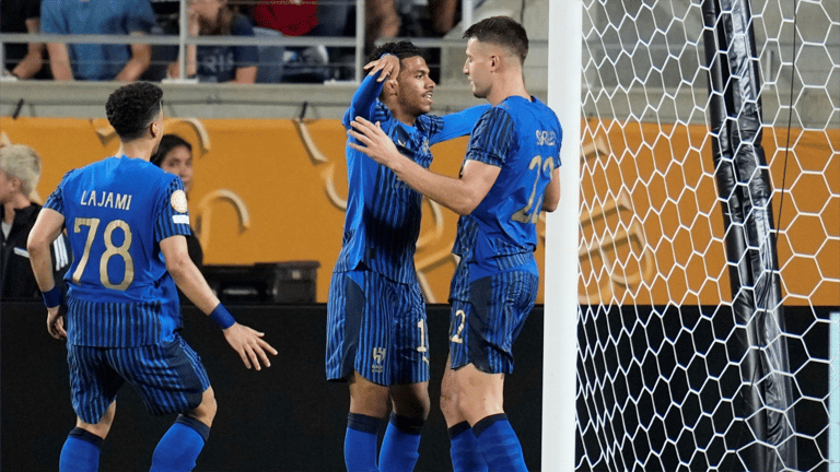 الهلال حديث العالم.. كيف تجاوز خيبة أمل نيمار؟