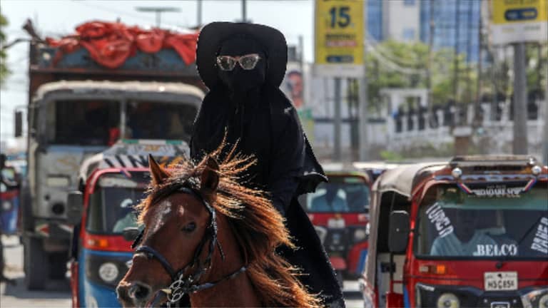 شكري عثمان.. فارسة "تاريخية" تُعيد السلام إلى الصومال