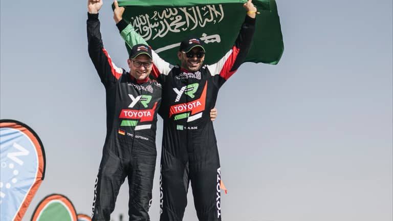 يزيد الراجحي.. أول سعودي يتوج بلقب رالي داكار