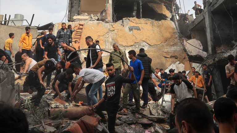 ""سنقصفكم بالترتيب"".. إسرائيل تقسم غزة إلى 2376 مربع عمليات  "