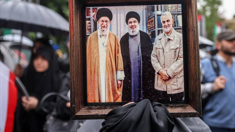 خامنئي لـ"نصرالله" قبل الاغتيال: اخرج من لبنان