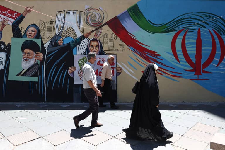 طهران تتأخر في الرد.. وتتوقع عودة الحرب