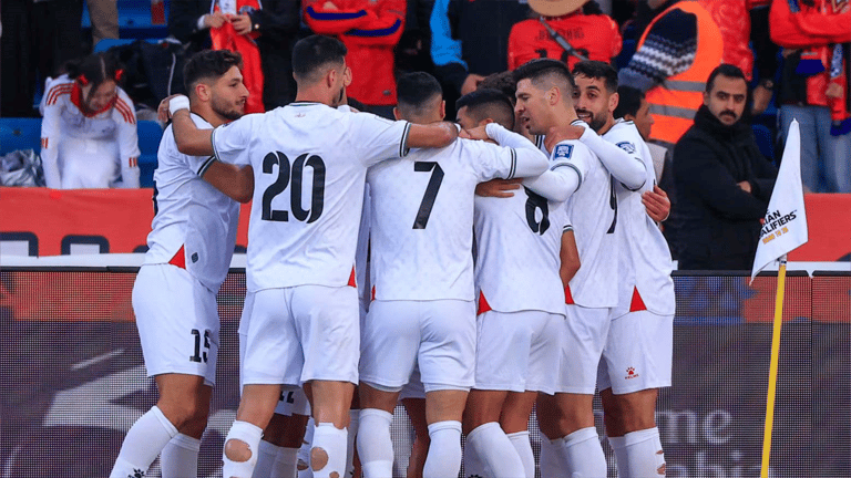 منتخب فلسطين يستدعي نجومه من "أنقاض غزة"